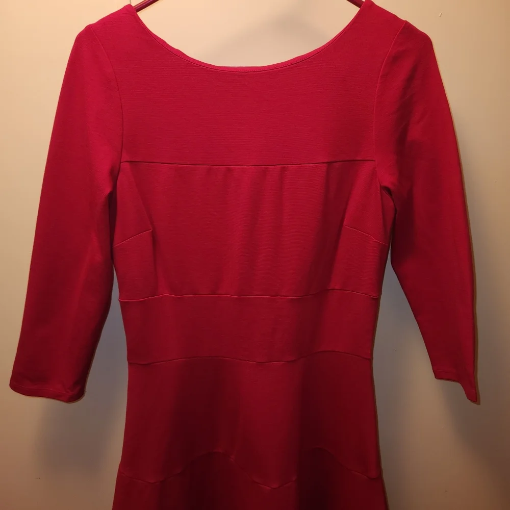 Banana Republic • seamed ponte flare-and-fit dress - Picture 6 of 10
